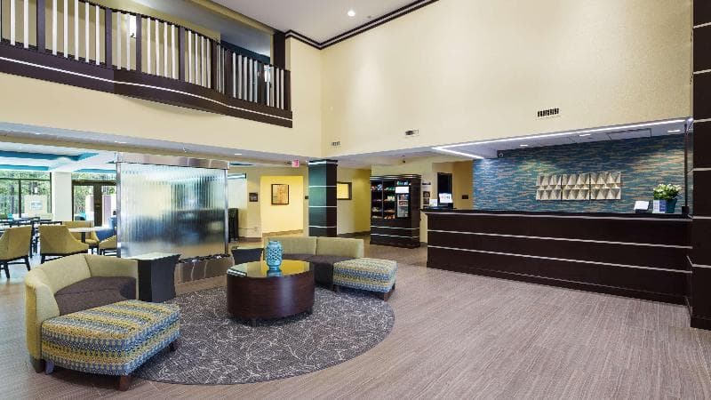 Best Western Plus Birmingham Inn & Suites 2