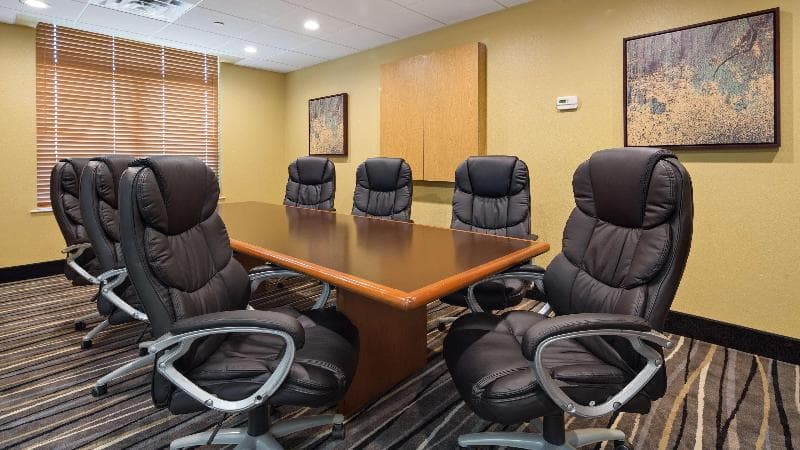 Best Western Plus Birmingham Inn & Suites photo 1