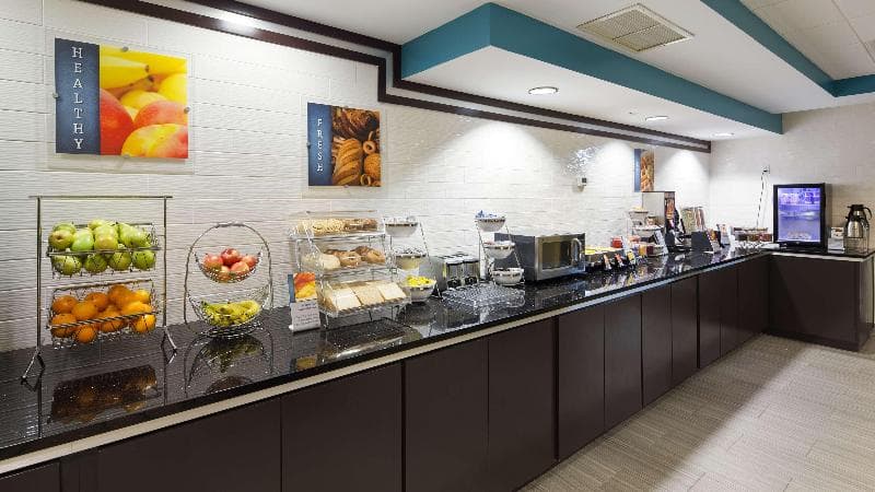 Best Western Plus Birmingham Inn & Suites 3