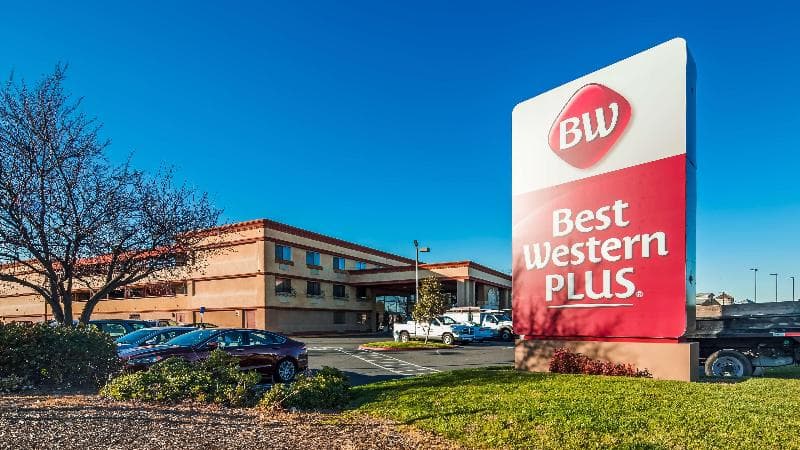 Best Western Plus Orchid Hotel & Suites photo 1