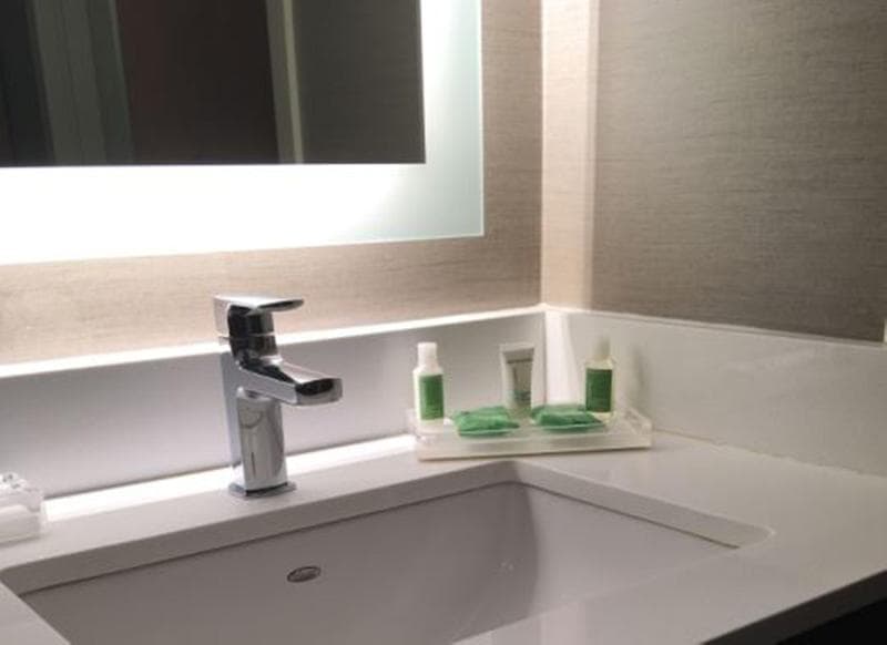 Holiday Inn Manchester Airport photo 1