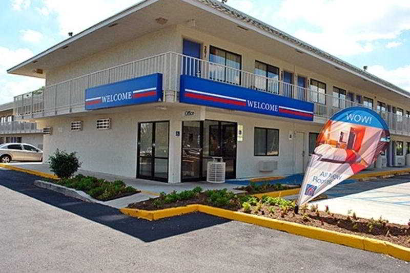 Motel 6 San Marcos photo 1