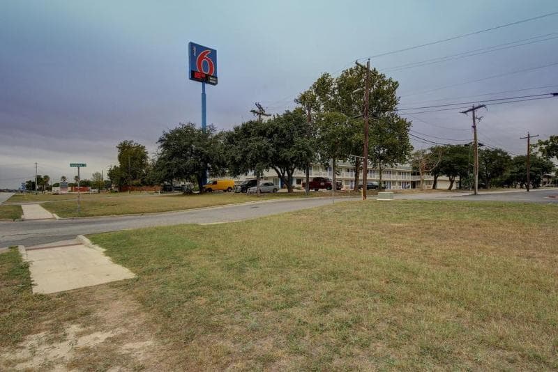 Motel 6 San Marcos 2