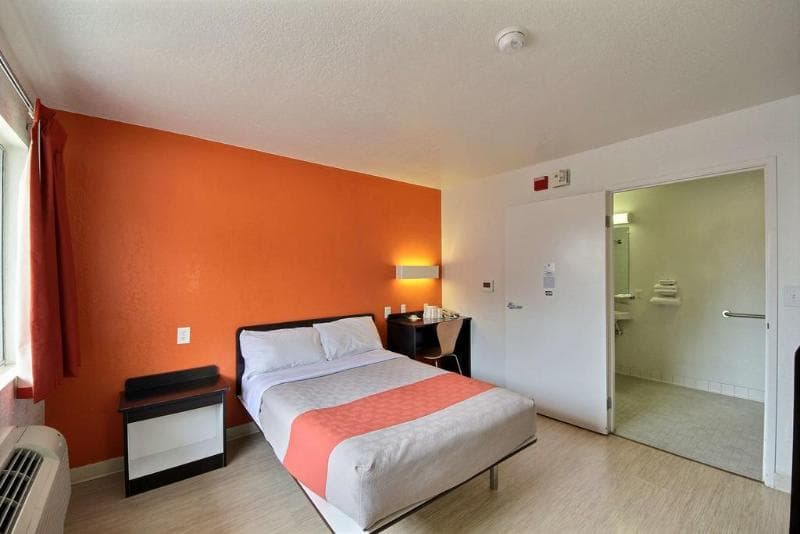 Motel 6 San Marcos 4