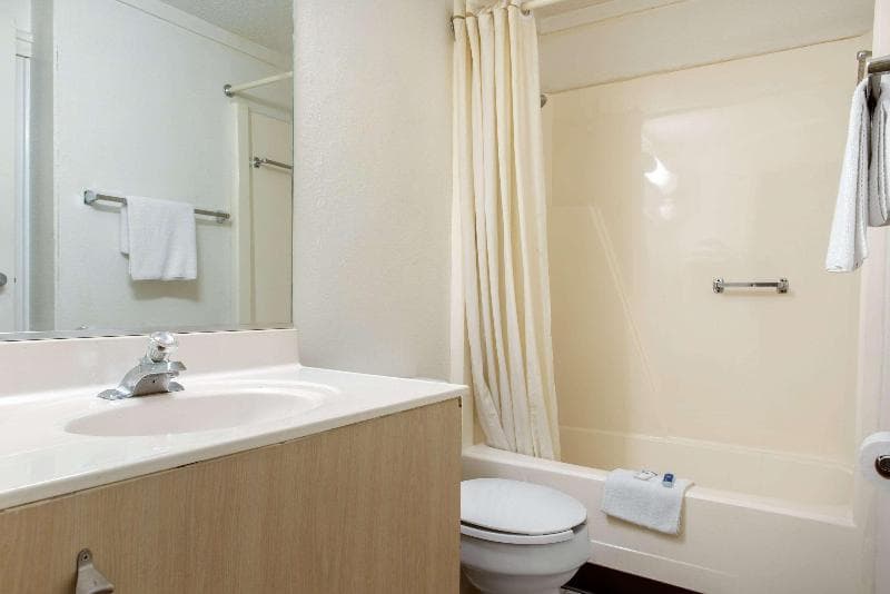 Rodeway Inn photo 1