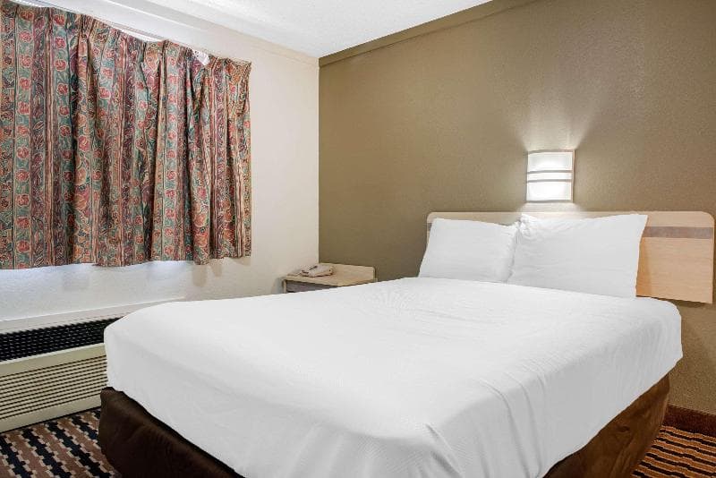 Rodeway Inn 3