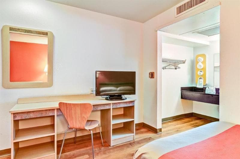 Motel 6 Pittsburgh - Crafton 4