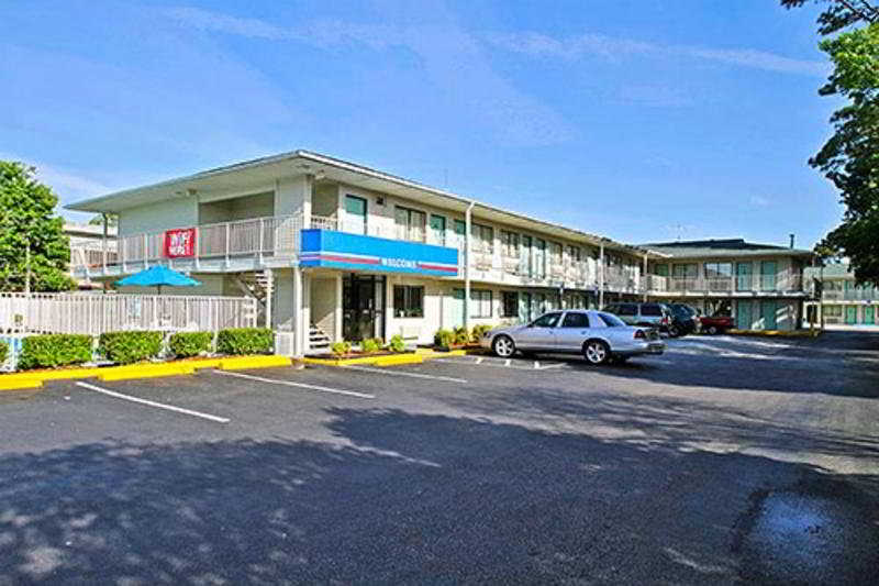 Motel 6 Charleston South photo 1