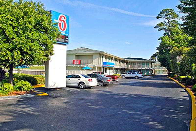 Motel 6 Charleston South 2