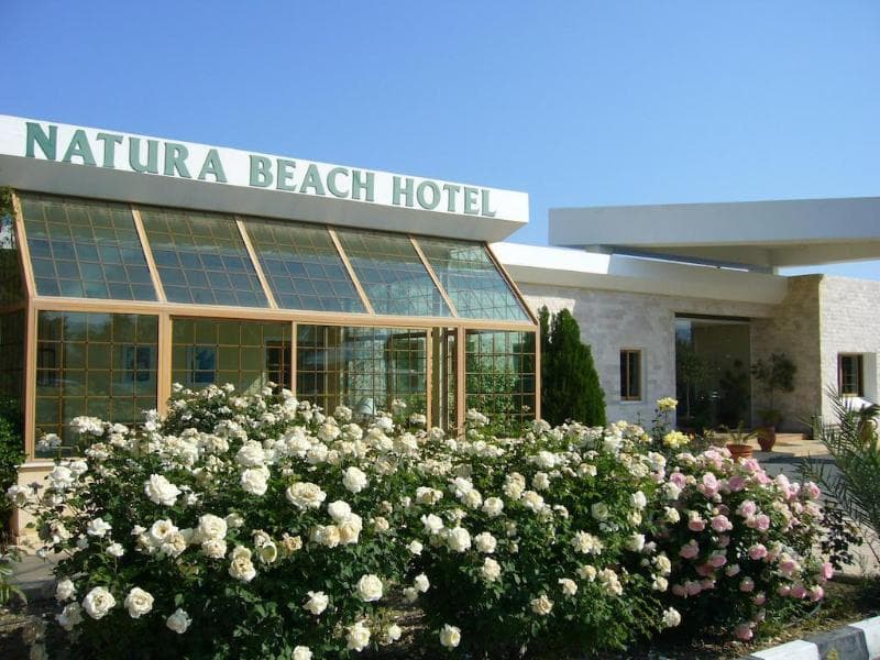 Natura Beach Hotel & Villas 4