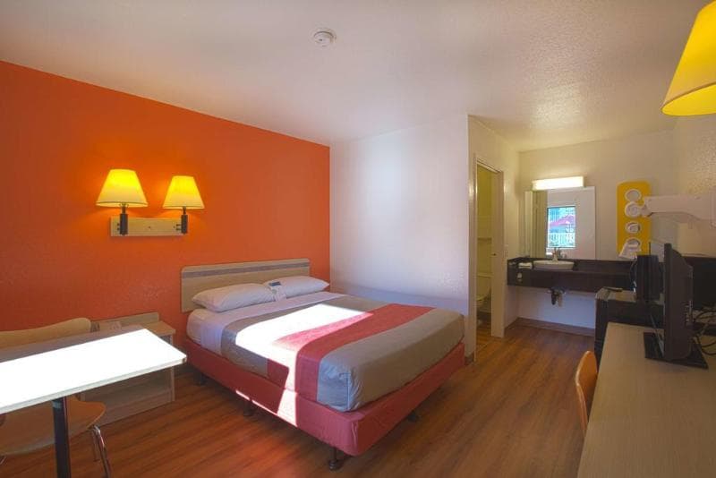 Motel 6 Charleston North 2