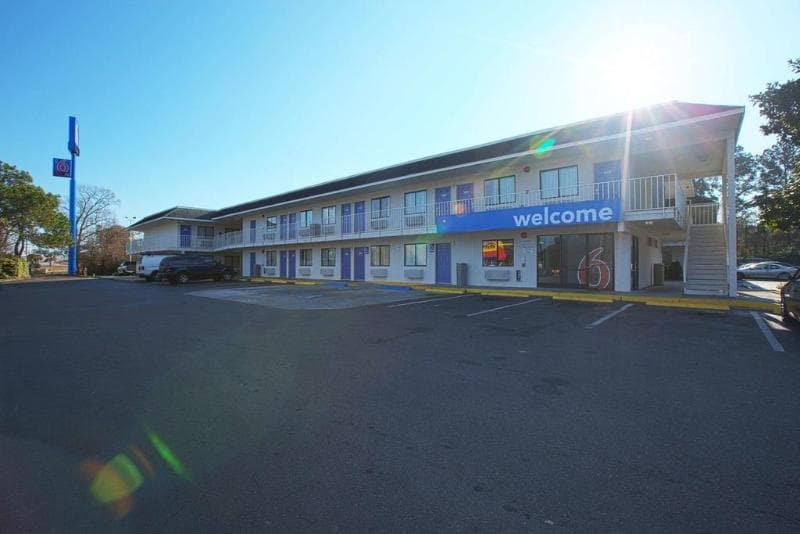 Motel 6 Charleston North 3