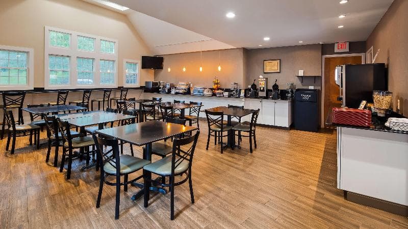 Best Western Plus Cold Spring 3