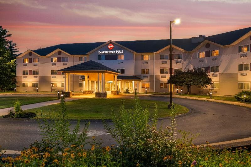 Best Western Plus Executive Court Inn & Conference Center 4