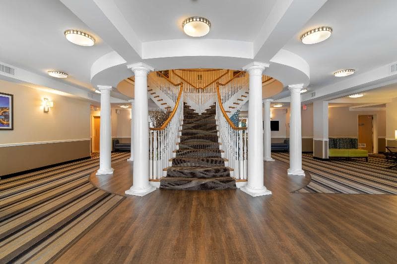 Best Western Plus Executive Court Inn & Conference Center 5