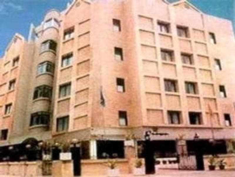 Hotel Crown main