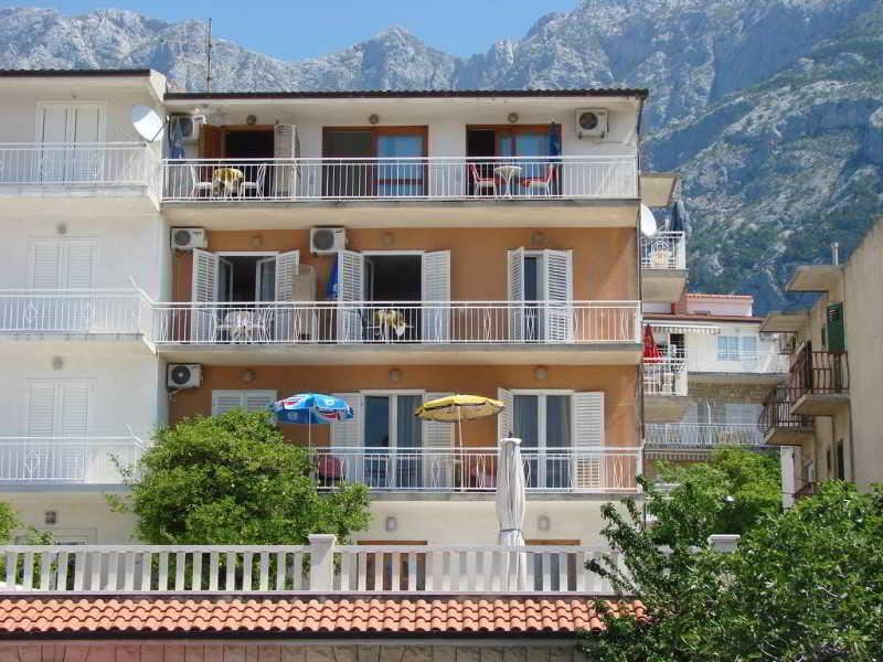 Renata Apartments main