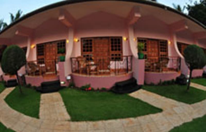 Leoney Resort main