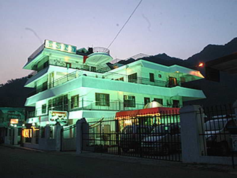 Laxman Jhula Divine Resort photo 1