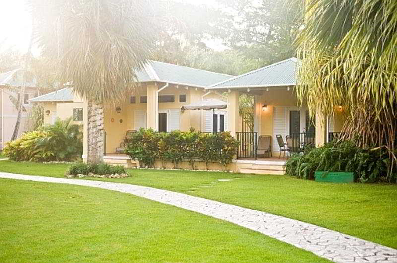 Villa Montana Beach Resort 2