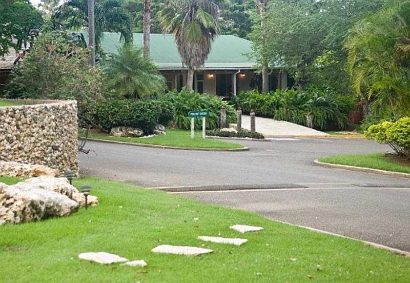 Villa Montana Beach Resort 3