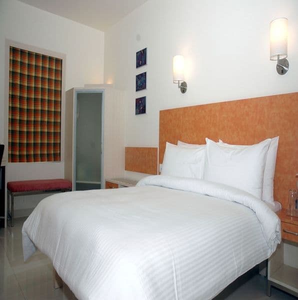 Hometel Chandigarh 3