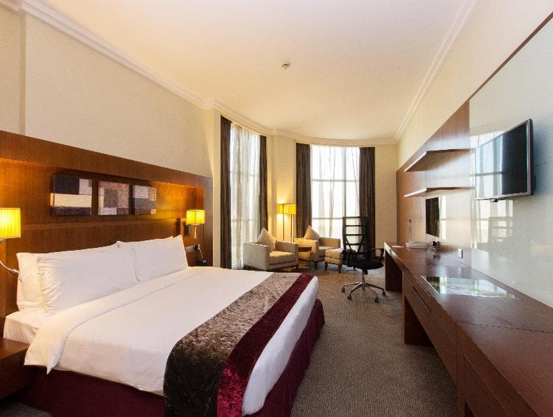 Holiday Inn Abu Dhabi 5