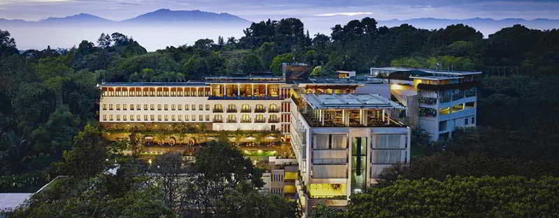 Padma Hotel Bandung 3