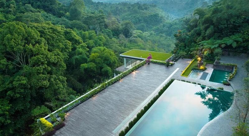 Padma Hotel Bandung 4