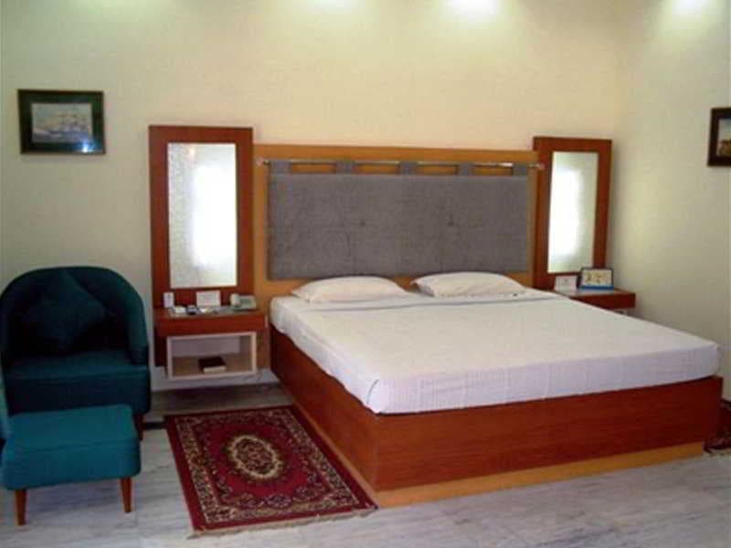Cama Rajputana Club Resort 4