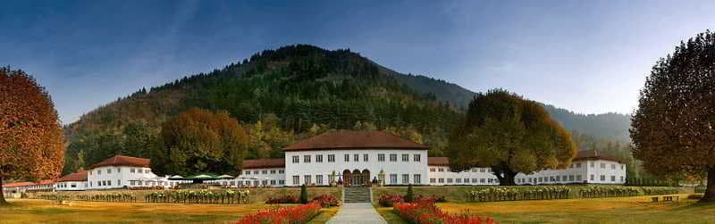 The LaLit Grand Palace Srinagar 4