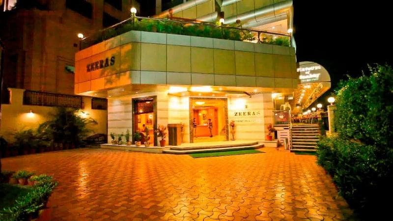 Hotel Zeeras 5