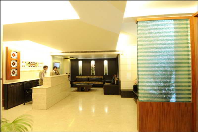 Hotel Crystal Inn photo 1