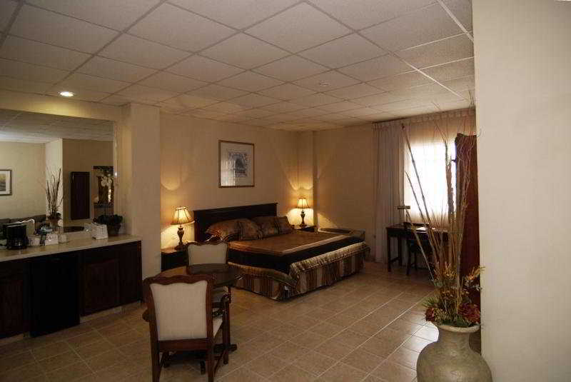 Best Western El Camino Inn & Suites 4