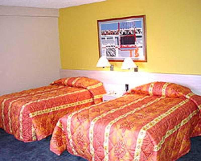 Lincoln Suites 3