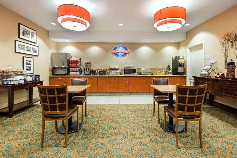 Baymont by Wyndham Denver International Airport 3