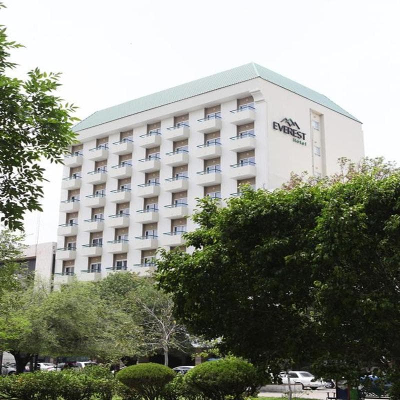 Everest Hotel 2