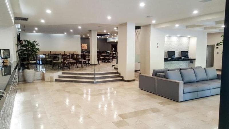 Everest Hotel 3
