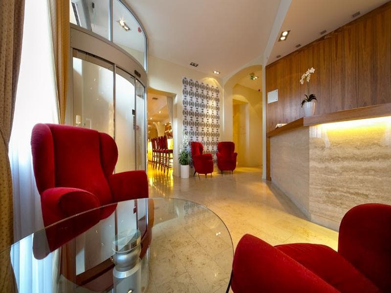 Hotel Opera 3