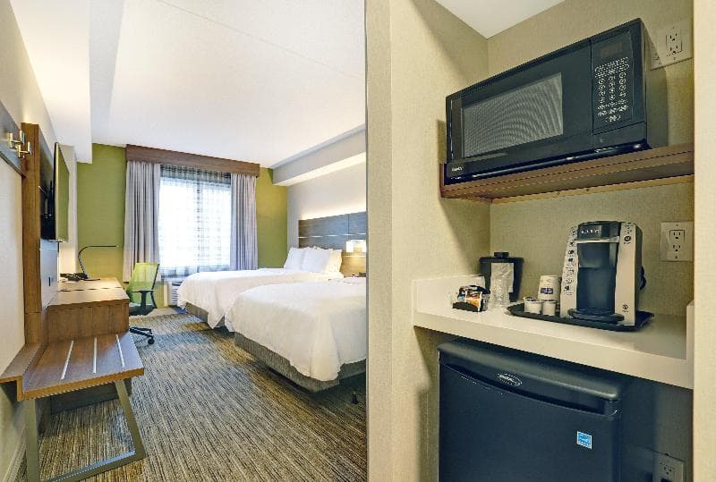Holiday Inn Express Whitby Oshawa 3