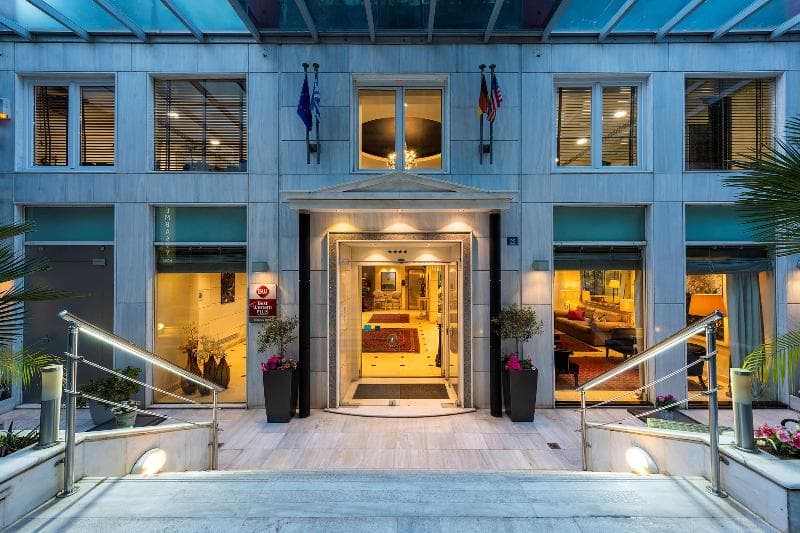 Best Western Plus Embassy Hotel 3