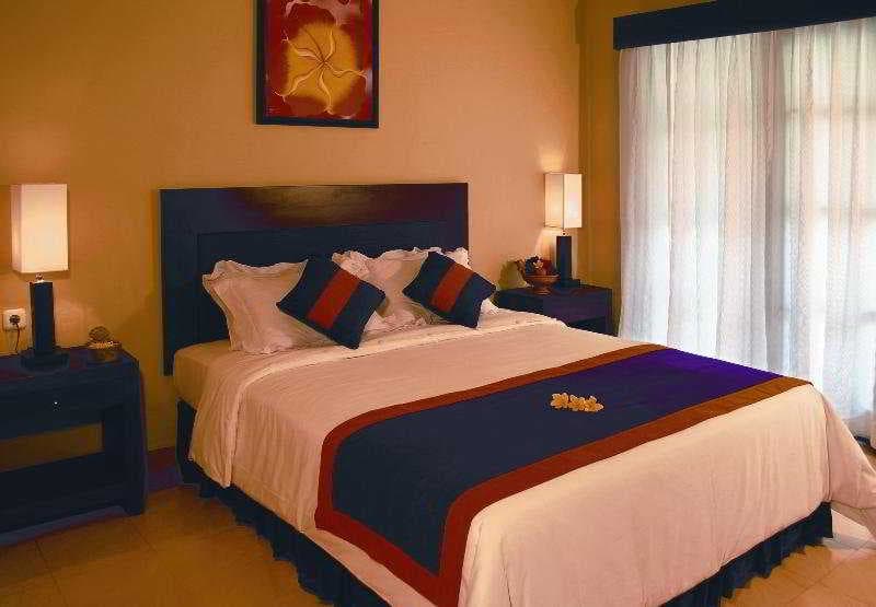 Fourteen Roses Beach Hotel 3