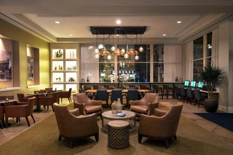 Courtyard By Marriott Long Beach Downtown 2