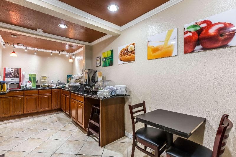 Quality Inn 3
