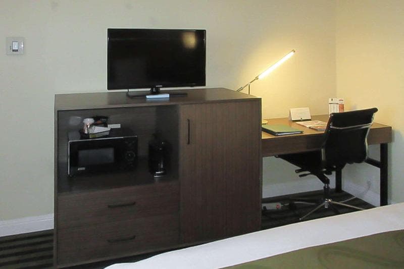 Quality Inn 4