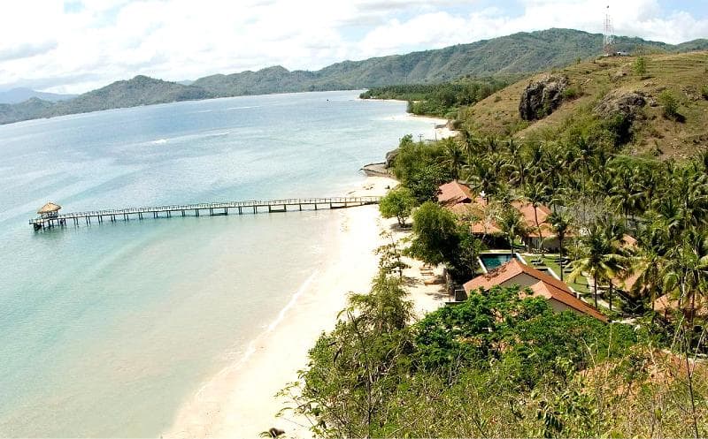 Cocotinos Sekotong Beach Resort 5
