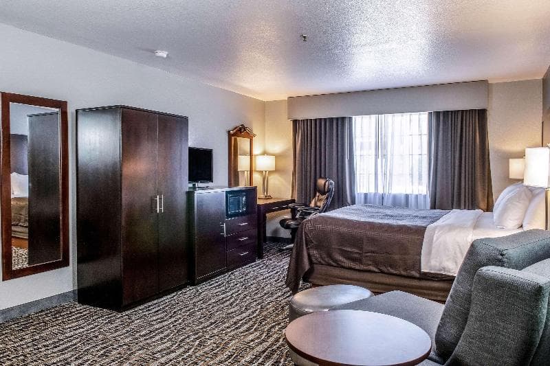 Clarion Hotel by Humboldt Bay 2