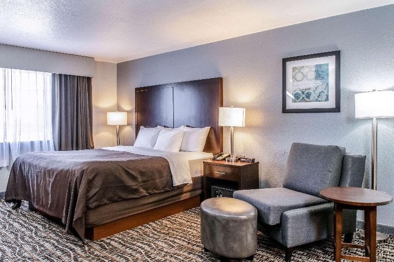 Clarion Hotel by Humboldt Bay 5