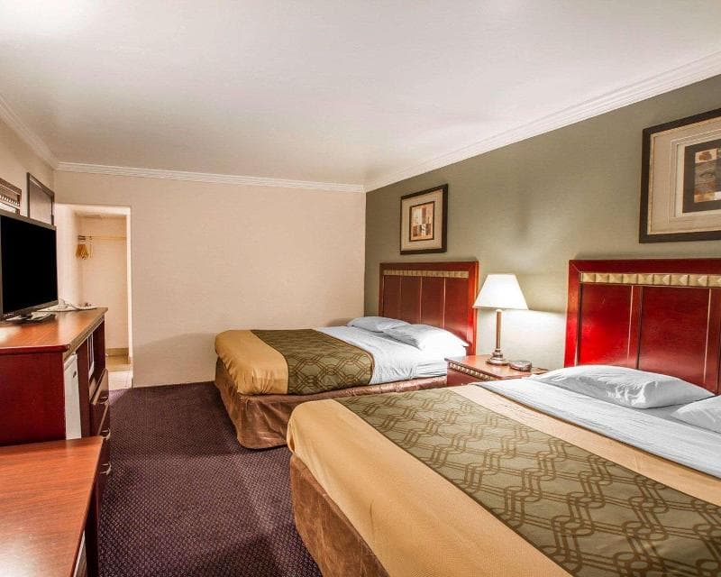 Rodeway Inn main