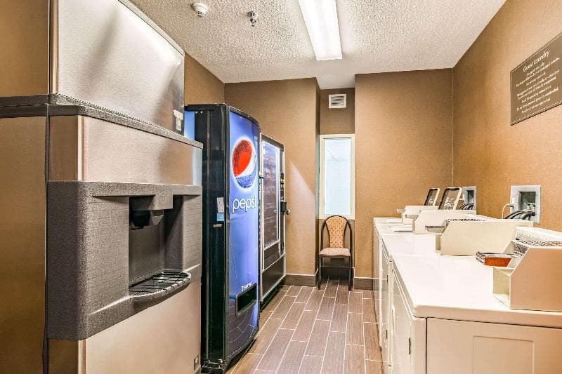 Comfort Inn & Suites 5